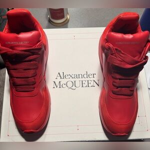 “New” Alexander McQueen Daim Velour/larry (Red)